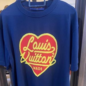 LOUIS VUITTON HEART TSHIRT SIZE SMALL
